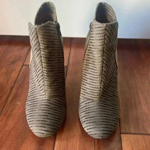 nichole cece Shoes - Nichole CeCe Women's Tan Leather 3" Block Heels 8 M Booties Zipper 7" Tall